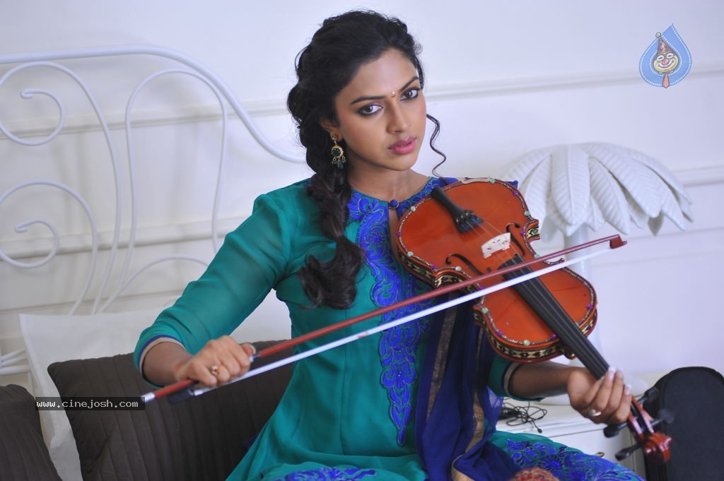 Amala Paul New Photos - 33 / 60 photos