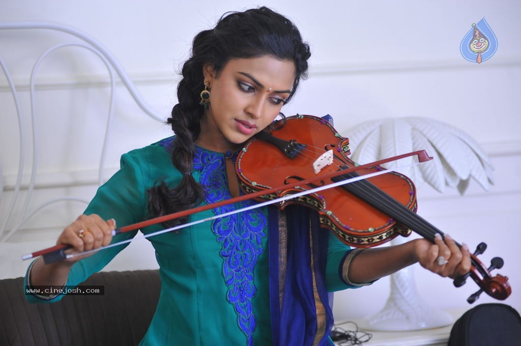 Amala Paul New Photos - 34 / 60 photos