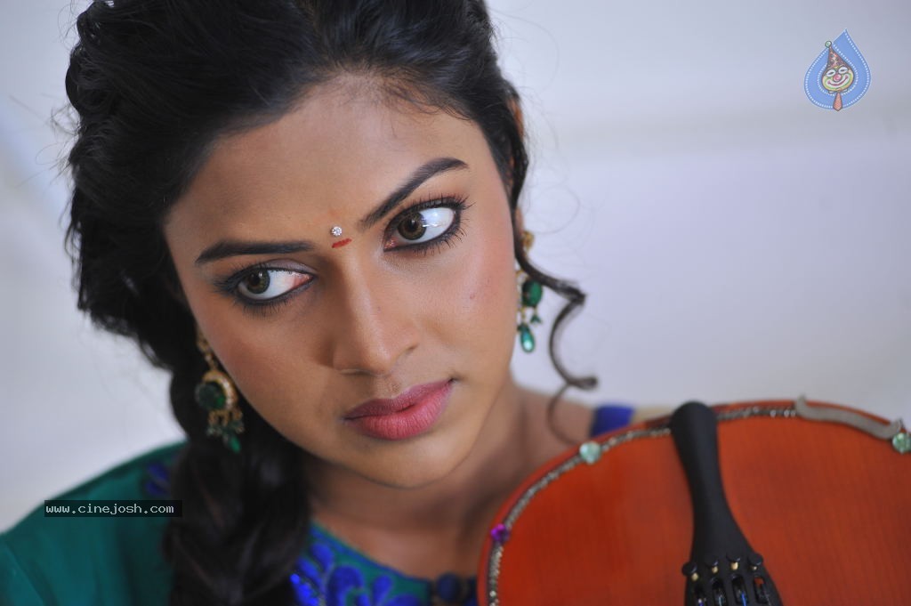 Amala Paul New Photos - 56 / 60 photos
