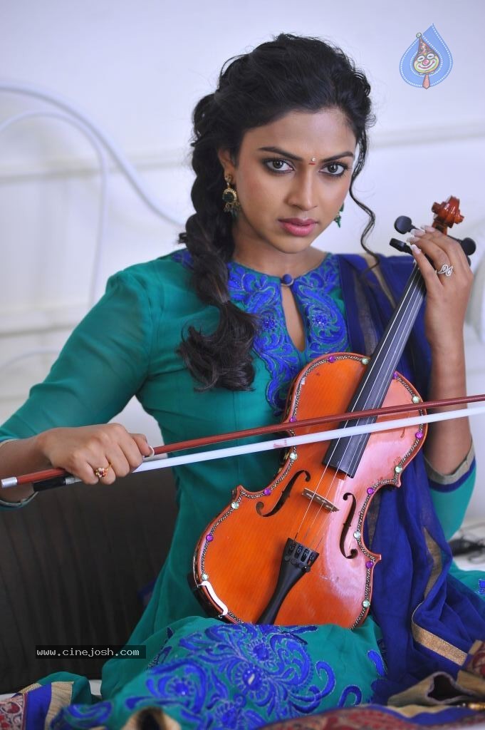 Amala Paul New Photos - 58 / 60 photos
