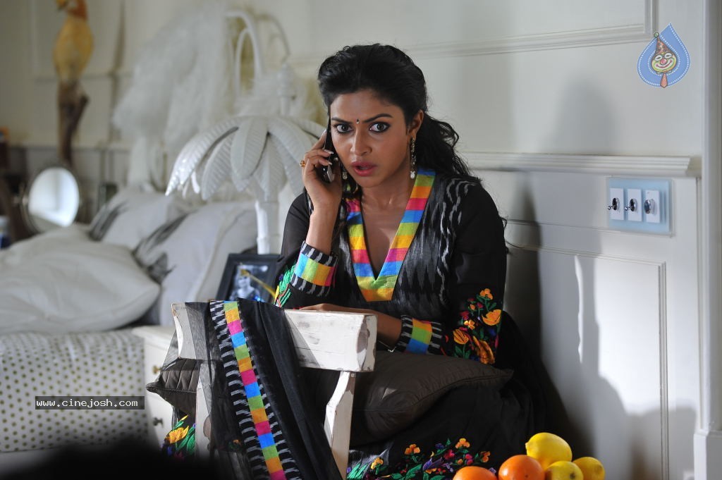 Amala Paul New Stills - 32 / 60 photos