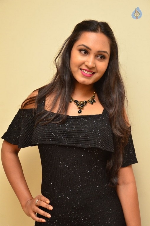 Amulya Photos - 13 / 19 photos