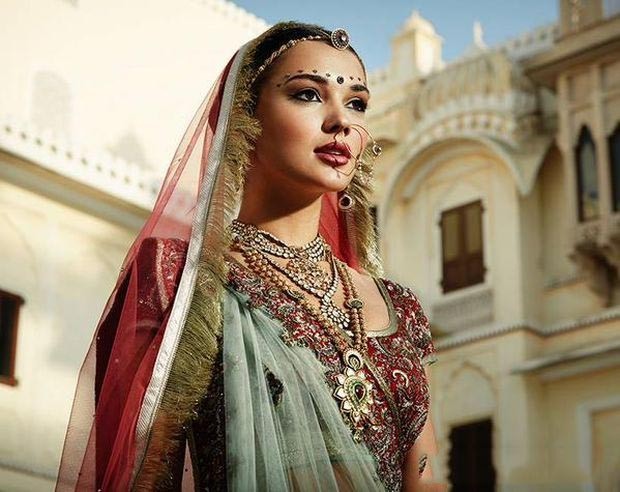 Amy Jackson Bridal Look Photos - 7 / 11 photos