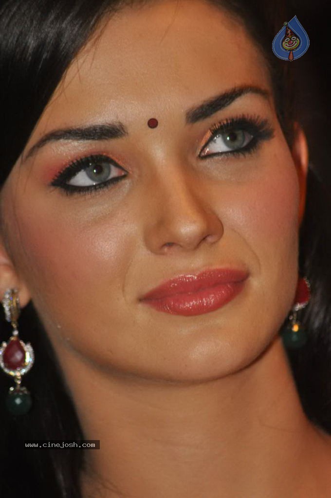 Amy Jackson New Stills - 4 / 45 photos