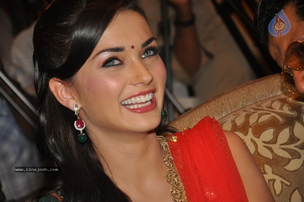 Amy Jackson New Stills - 19 / 45 photos