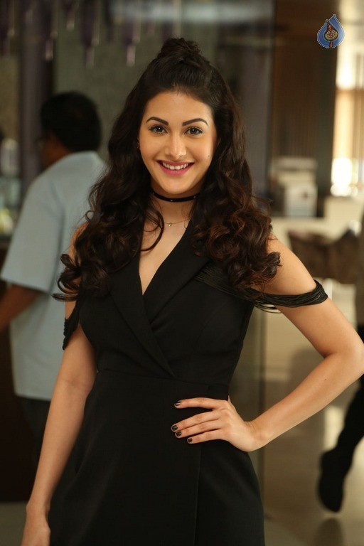 Amyra Dastur Latest Photos - 24 / 56 photos