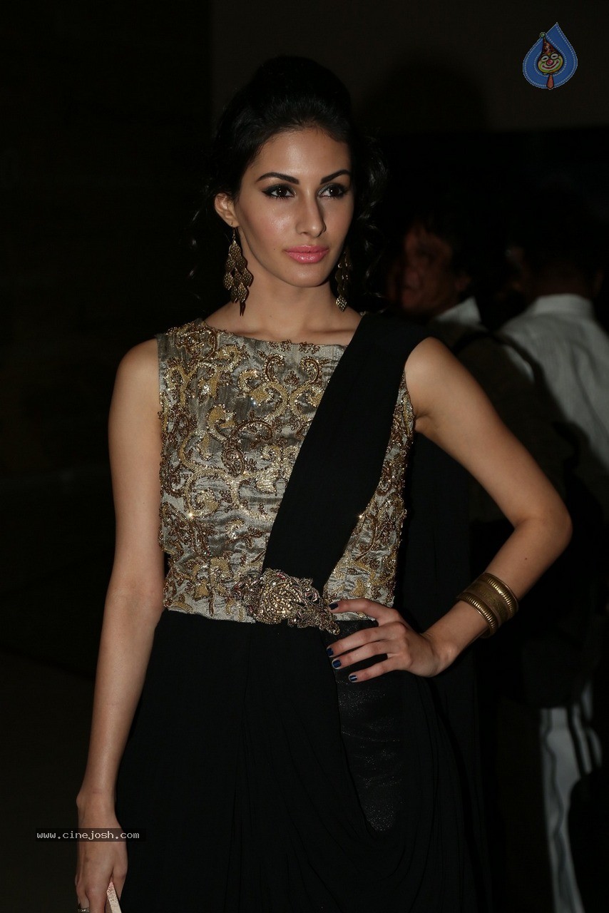 Amyra Dastur New Photos - 22 / 43 photos