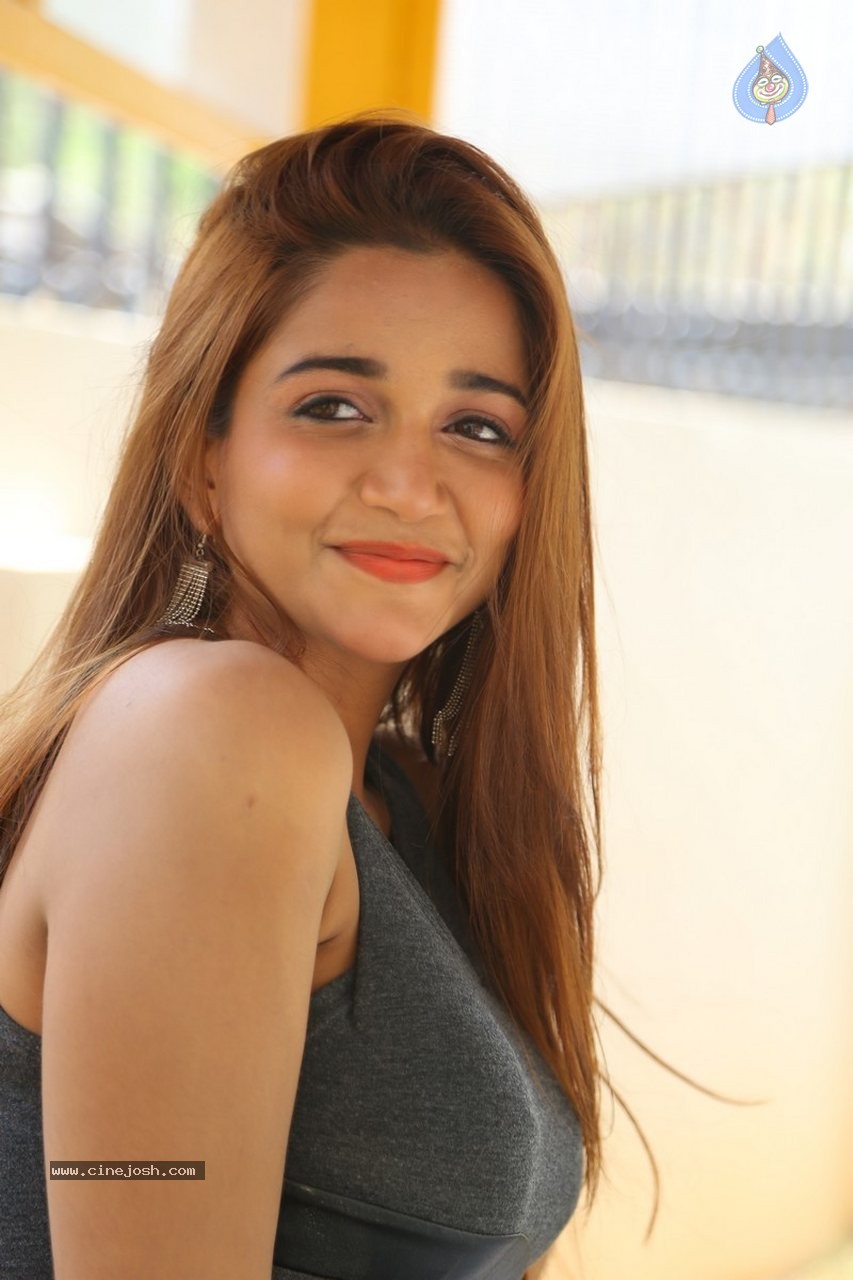 Anaika Soti New Photos - 35 / 90 photos