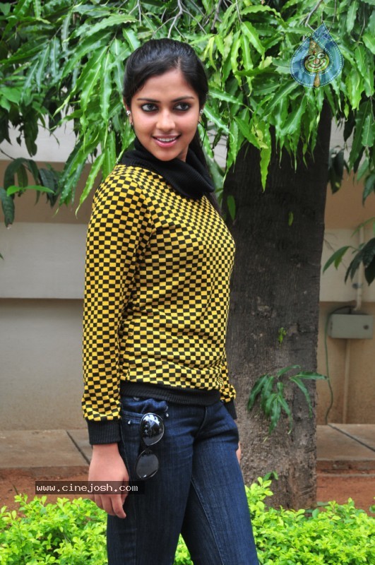 Anaka Stills - 6 / 54 photos