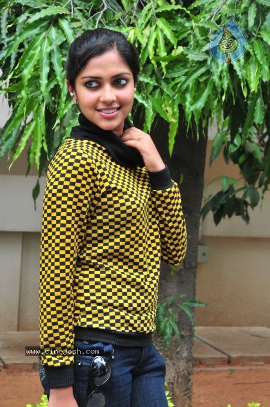 Anaka Stills - 15 / 54 photos