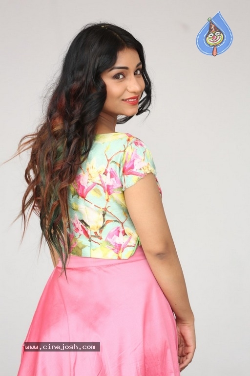 Anam Khan Latest Photos - 9 / 18 photos