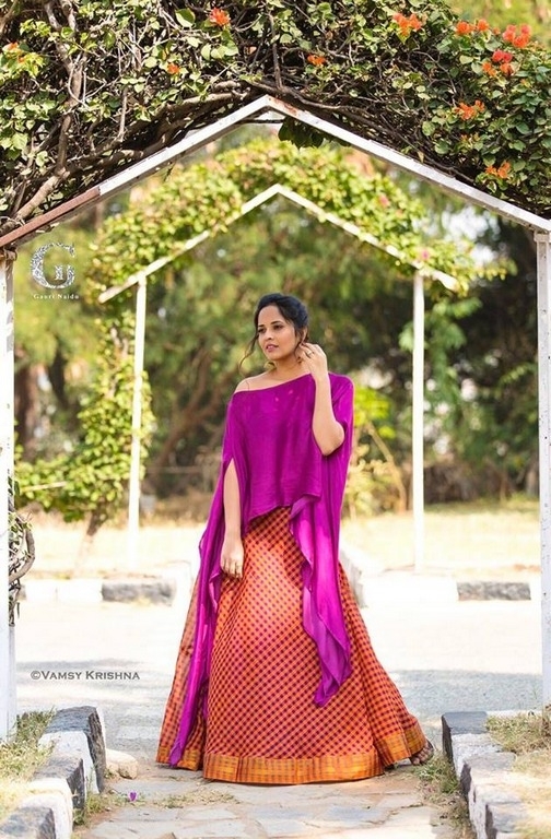 Anasuya Bharadwaj Latest Photoshoot - 4 / 6 photos