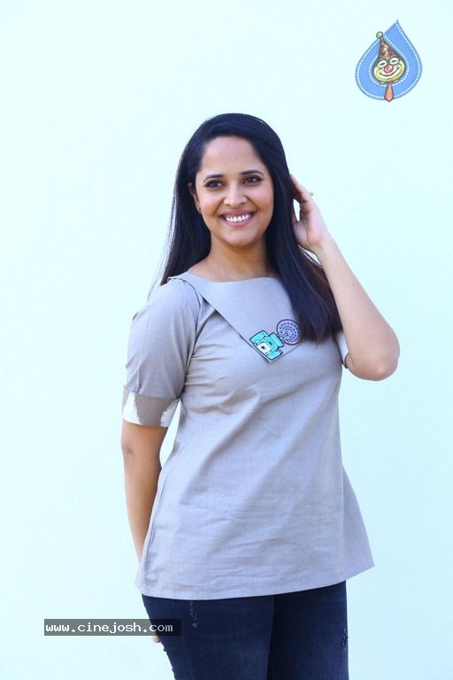 Anasuya Bharadwaj Latest Pics - 6 / 20 photos