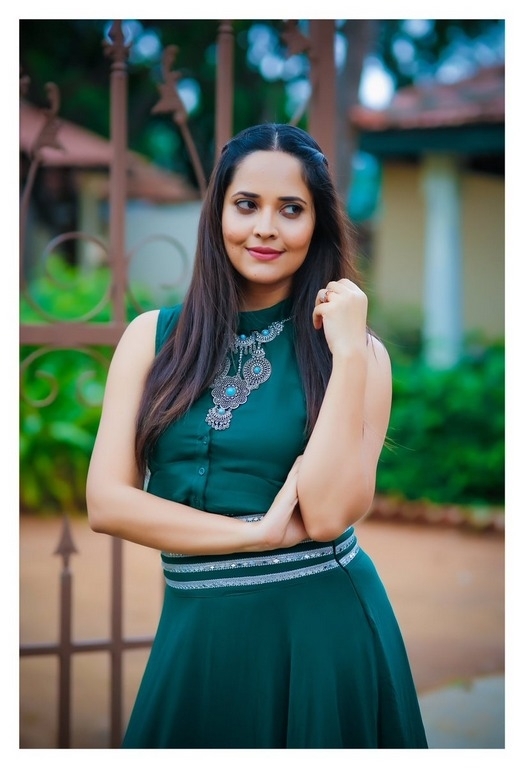 Anasuya Bharadwaj New Photos - 8 / 13 photos