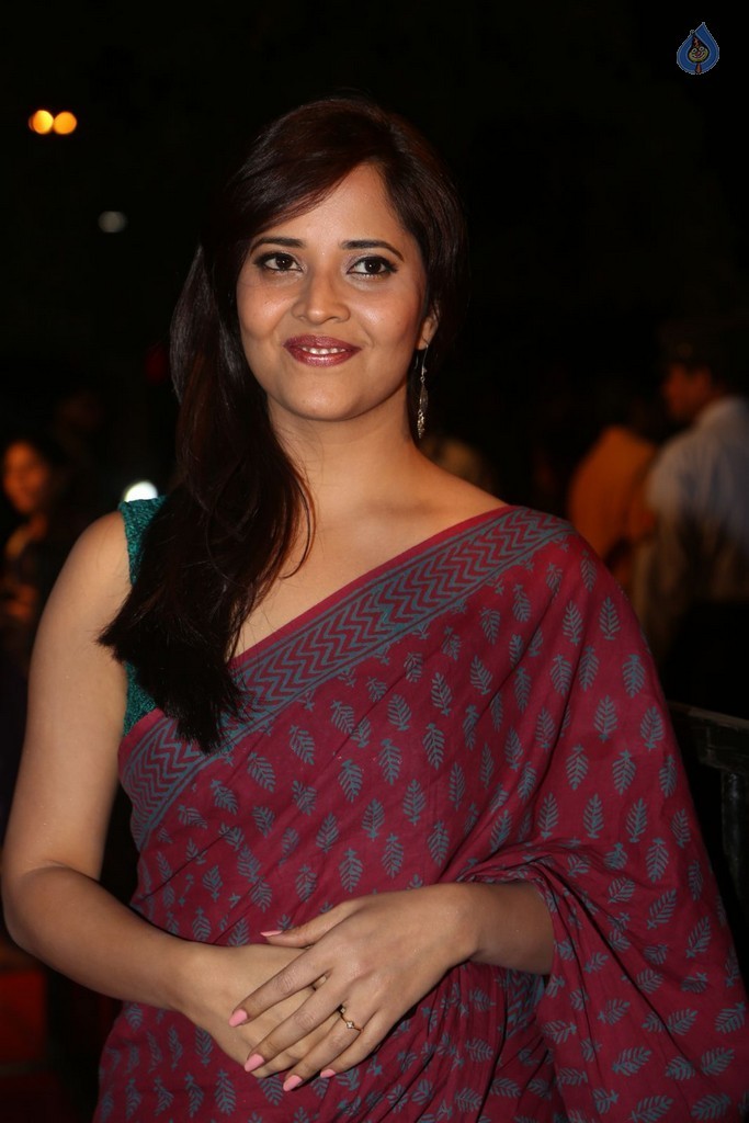 Anasuya Gallery - 14 / 51 photos