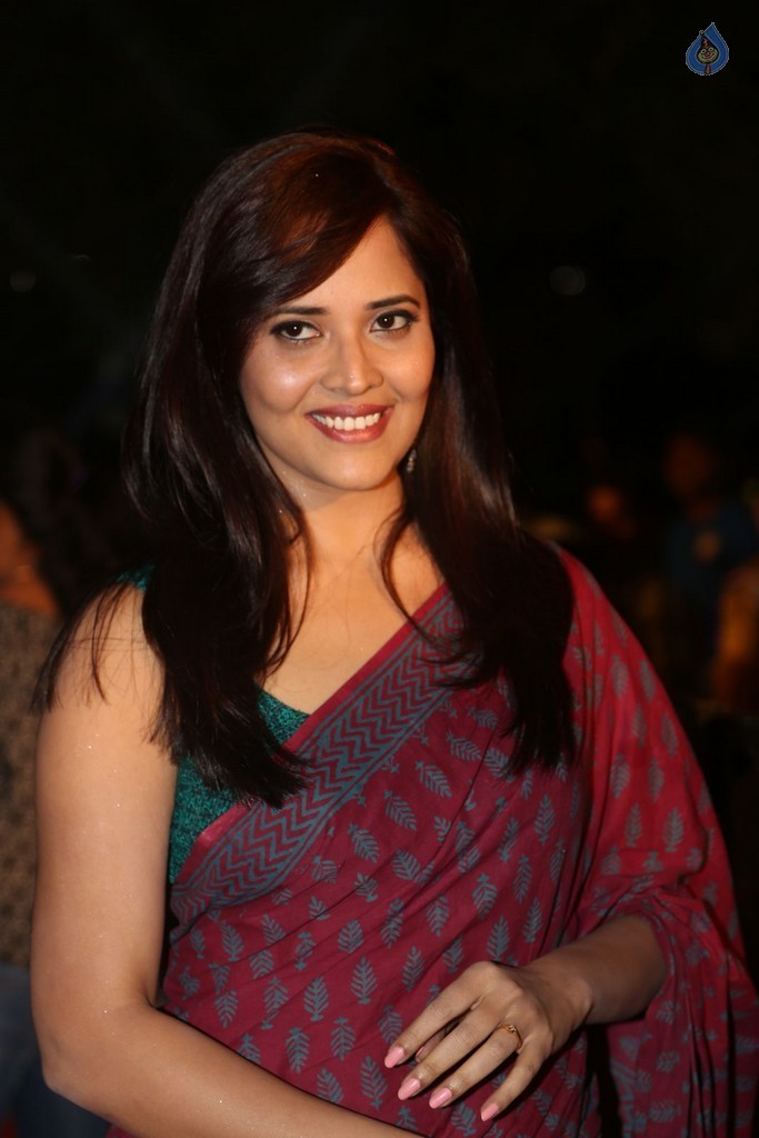 Anasuya Gallery - 20 / 51 photos