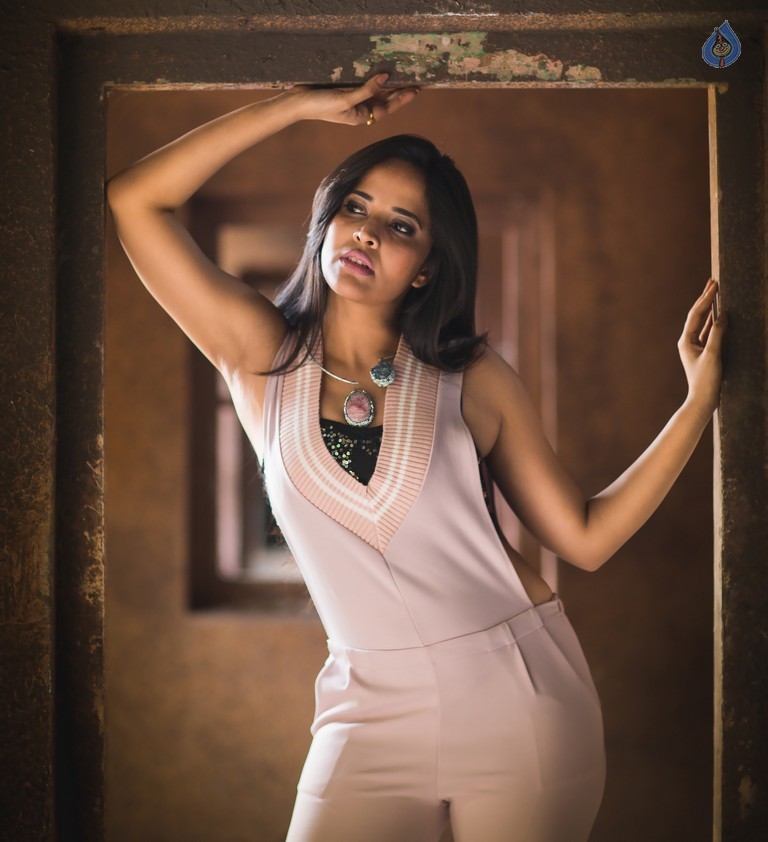 Anasuya Latest Images - 11 / 16 photos