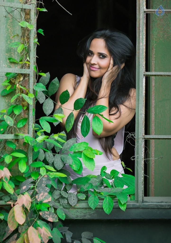 Anasuya Latest Images - 13 / 16 photos