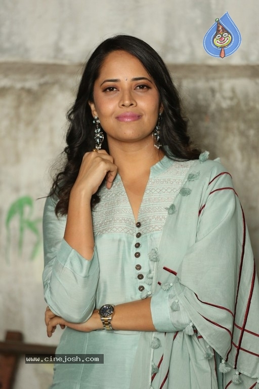 Anasuya New Photos - 6 / 21 photos