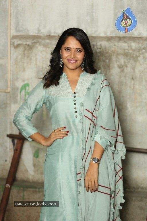 Anasuya New Photos - 13 / 21 photos