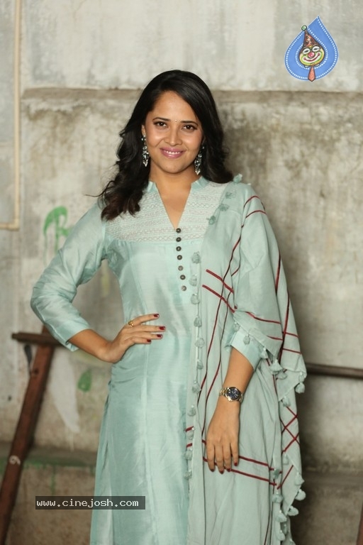 Anasuya New Photos - 16 / 21 photos