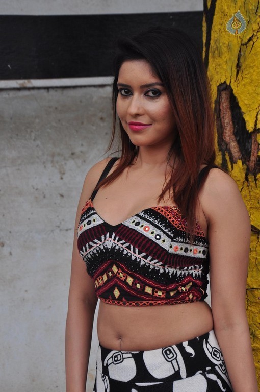 Anchal Singh Photos - 7 / 34 photos