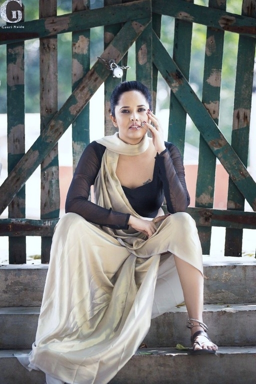 Anchor Anasuya Bharadwaj Latest Photoshoot - 5 / 7 photos