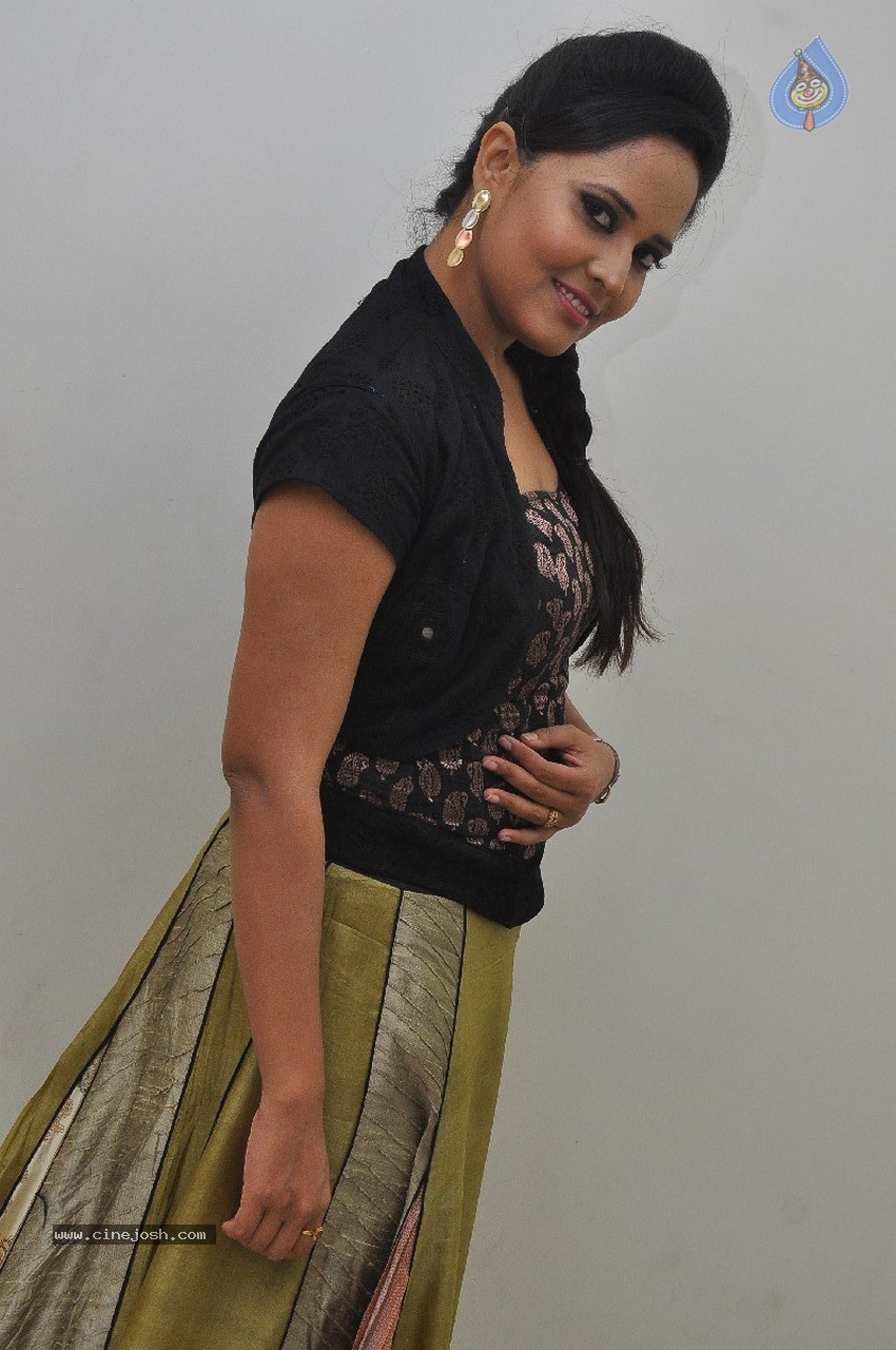 Anchor Anasuya Photos - 10 / 25 photos
