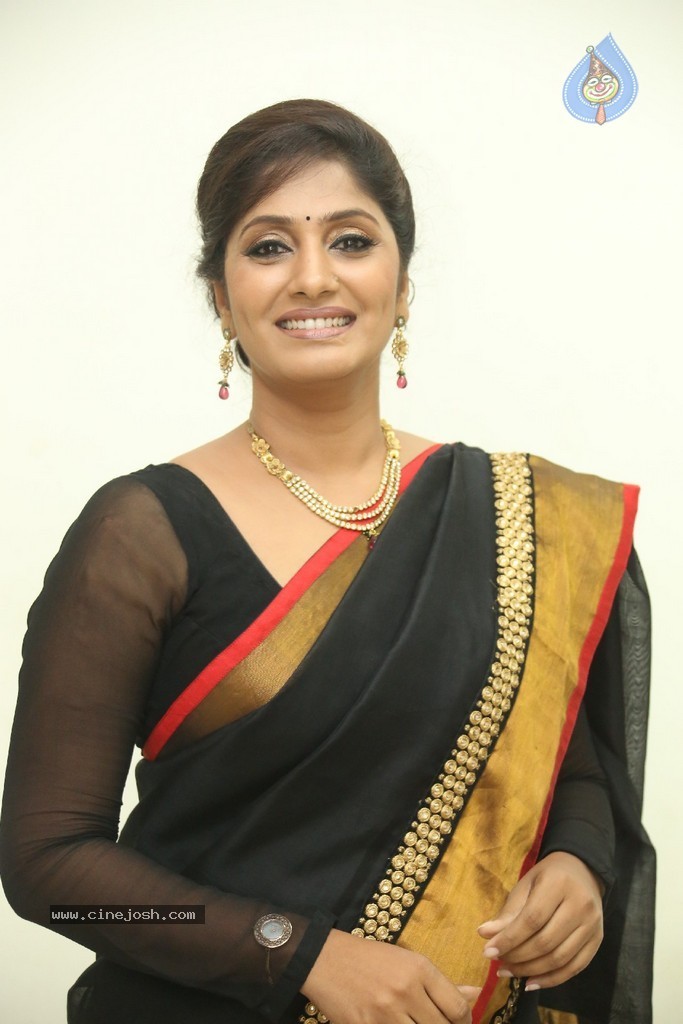 Anchor Jhansi New Stills - 6 / 74 photos