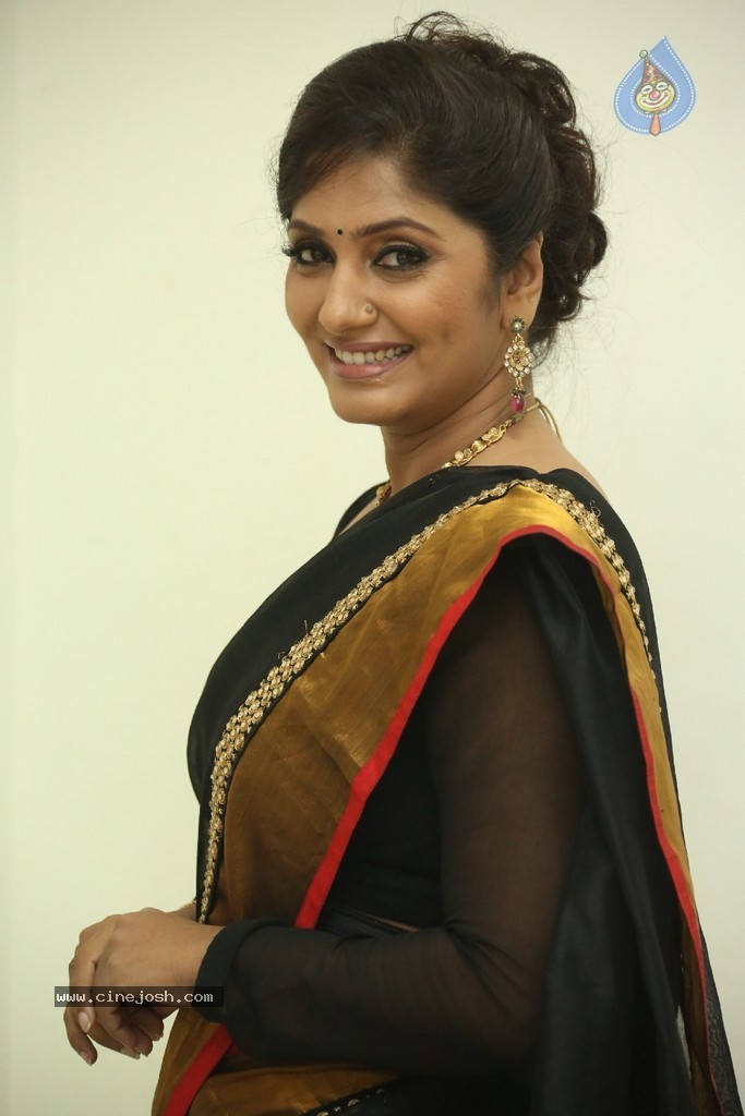 Anchor Jhansi New Stills - 15 / 74 photos