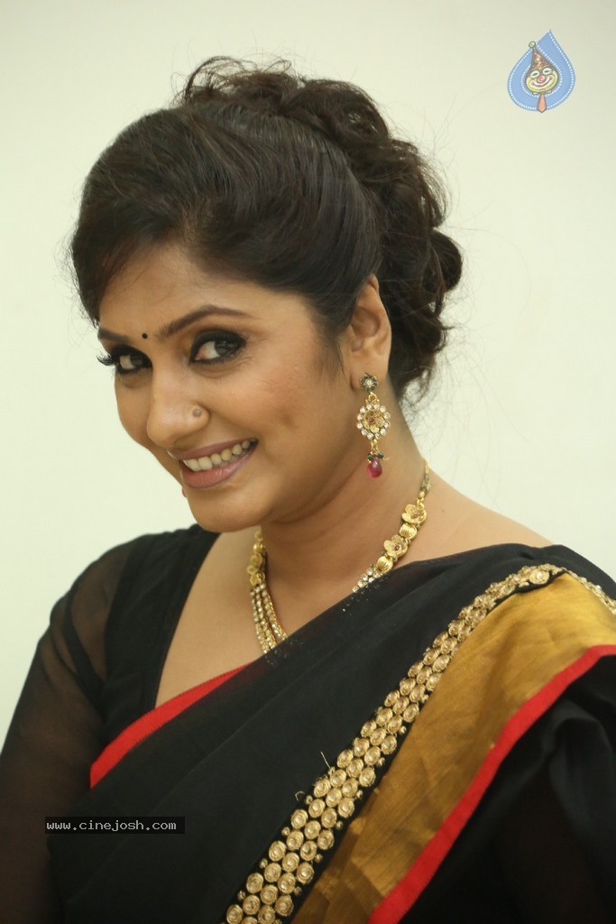 Anchor Jhansi New Stills - 58 / 74 photos