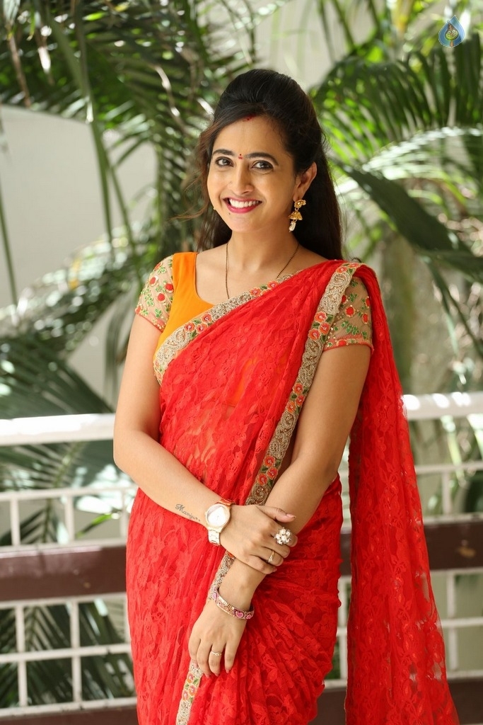 Anchor Lasya Latest Gallery - 5 / 42 photos