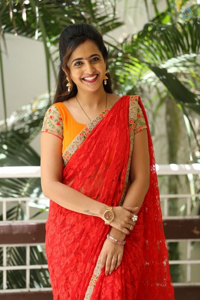 Anchor Lasya Latest Gallery - 35 / 42 photos