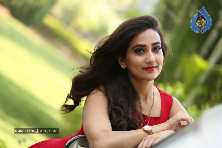 Anchor Manjusha Latest Photos - 10 / 20 photos