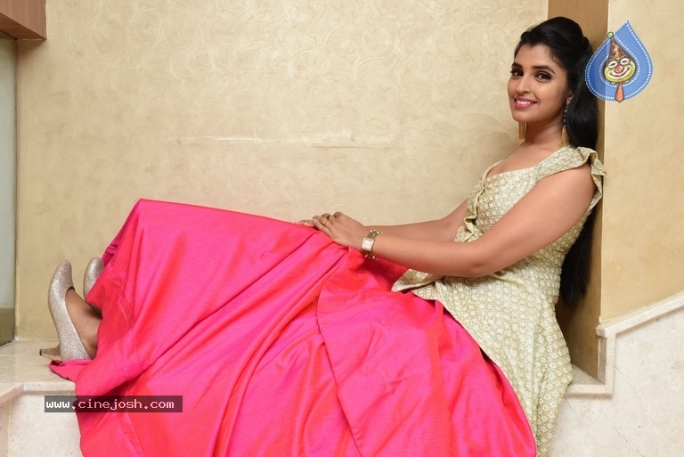 Anchor Shyamala New Gallery - 24 / 30 photos