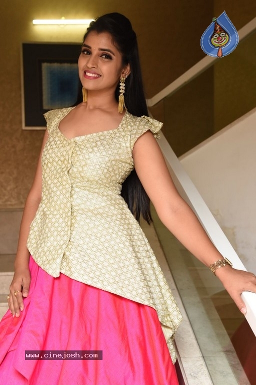 Anchor Shyamala New Gallery - 26 / 30 photos