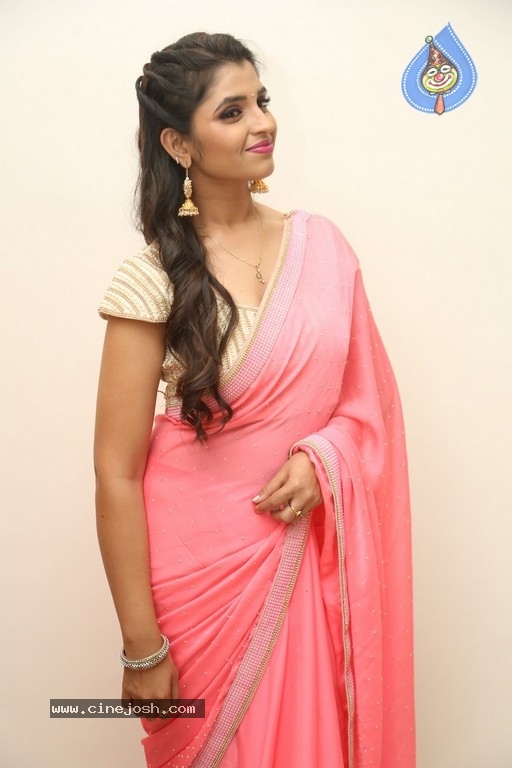 Anchor Shyamala Photos - 14 / 21 photos