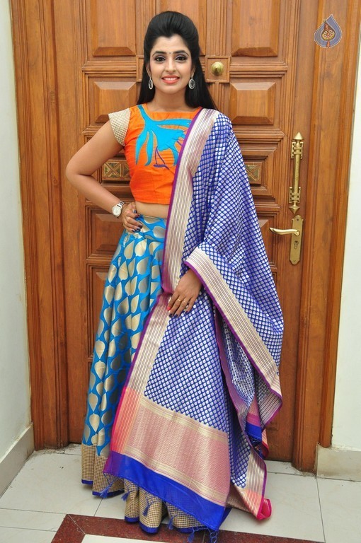 Anchor Shyamala Photos - 27 / 37 photos