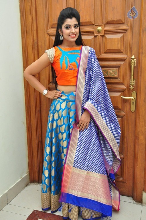 Anchor Shyamala Photos - 28 / 37 photos