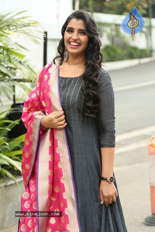 Anchor Shyamala Photos - 15 / 29 photos