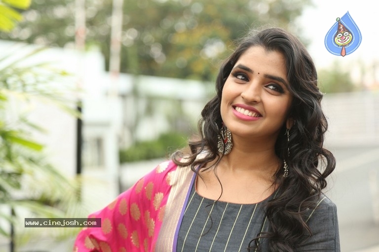 Anchor Shyamala Photos - 18 / 29 photos