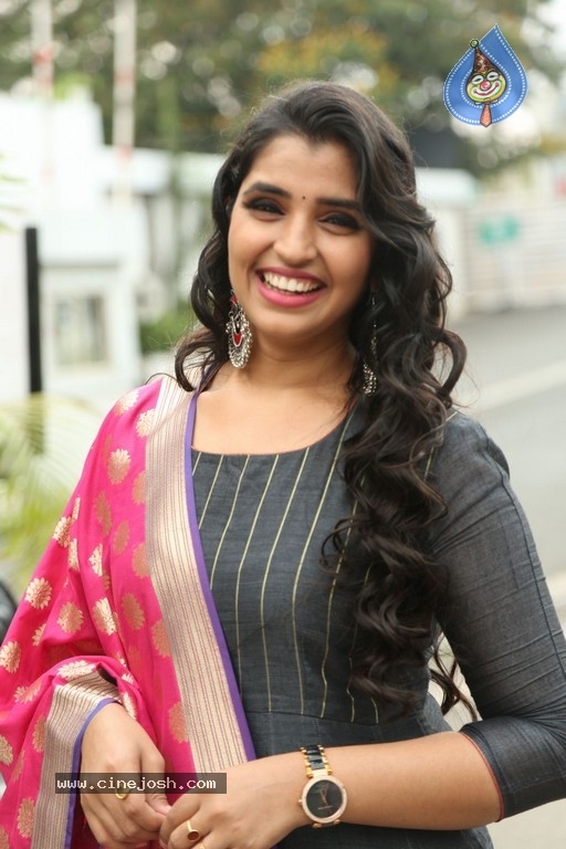 Anchor Shyamala Photos - 28 / 29 photos