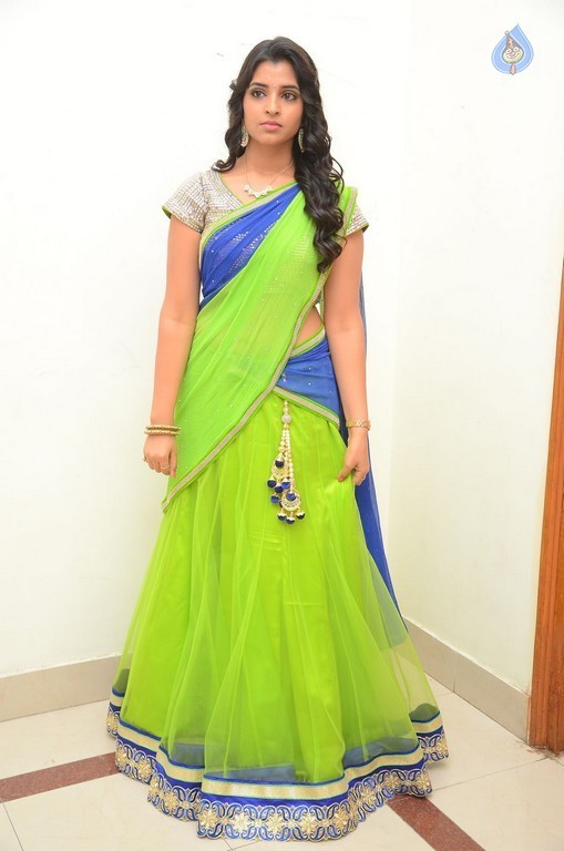 Anchor Shyamala Photos - 18 / 27 photos