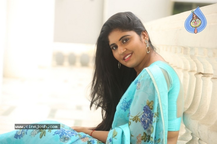 Anchor Sonia Chowdary Pics - 8 / 12 photos