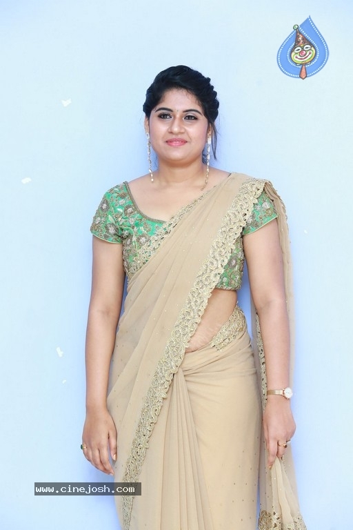 Anchor Sony Photos - 2 / 13 photos