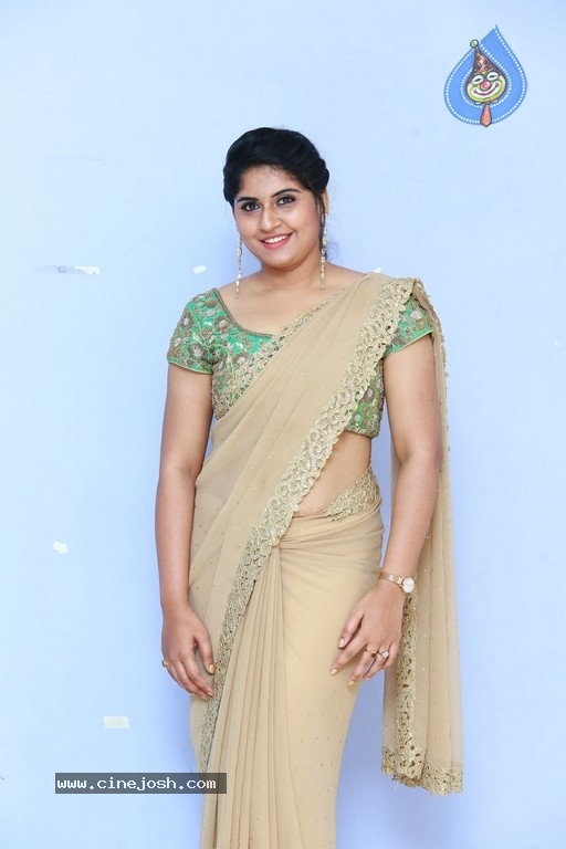 Anchor Sony Photos - 4 / 13 photos