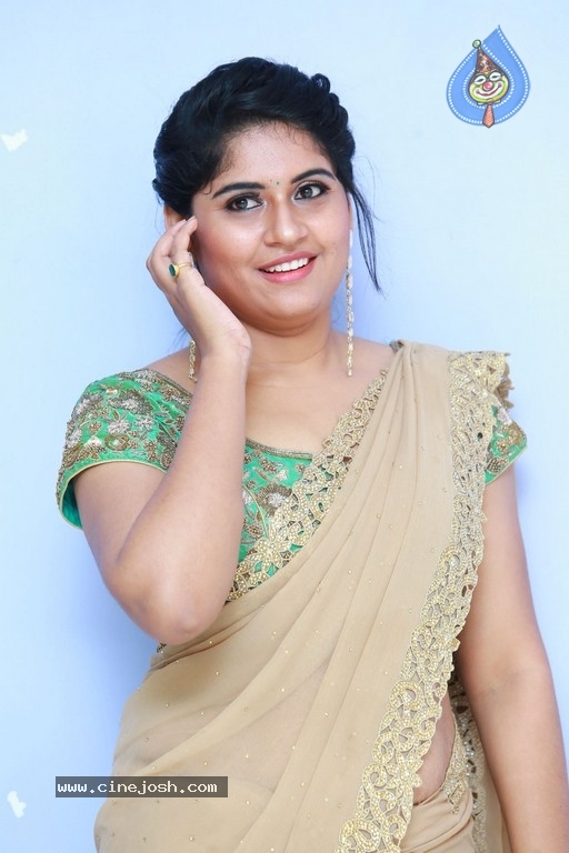 Anchor Sony Photos - 6 / 13 photos