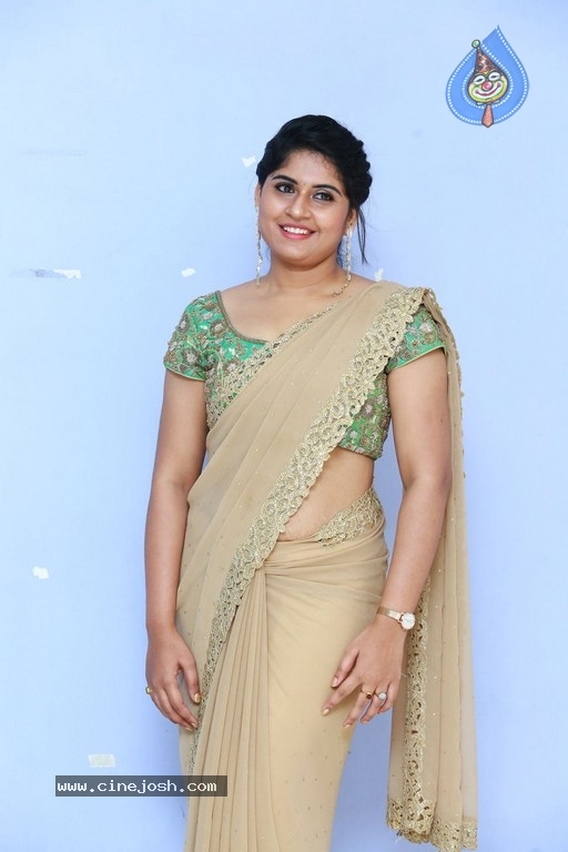 Anchor Sony Photos - 12 / 13 photos