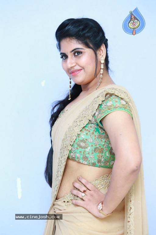 Anchor Sony Photos - 13 / 13 photos