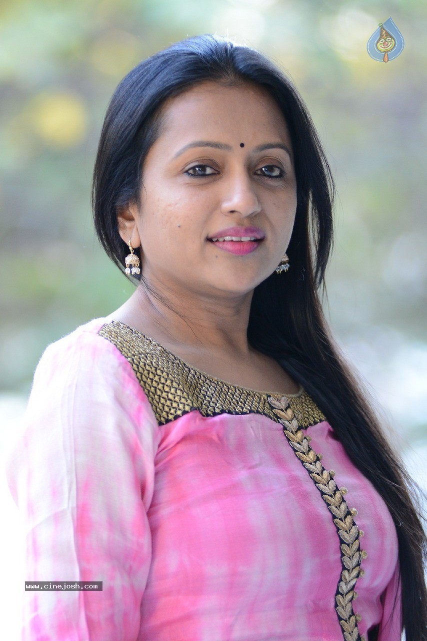 Anchor Suma New Photos - 8 / 30 photos